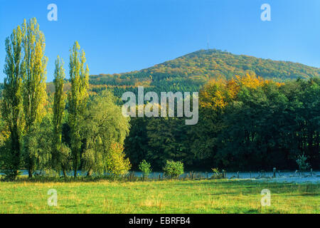 Paysage du Siebengebirge en automne, vue sur le Grosser Oelberg, Allemagne, Rhénanie du Nord-Westphalie, Siebengebirge Banque D'Images