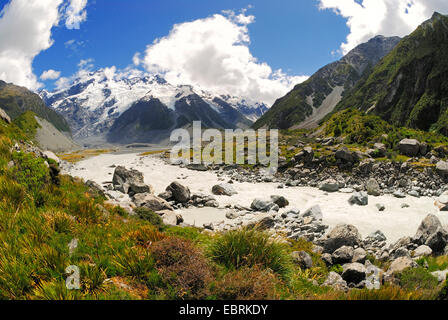 Hooker River et le Mont Sefton, Nouvelle-Zélande, île du Sud, Mount Cook National Park Banque D'Images