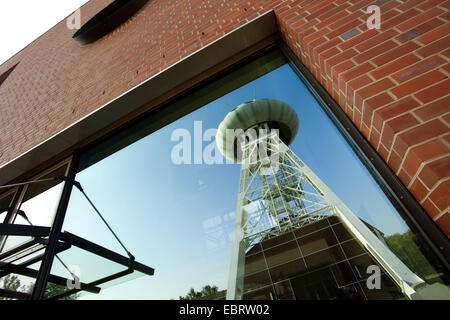 Centre de la technologie de l'Luentec et pit cadre dessiné par Colani miroir dans fenêtre, l'Allemagne, en Rhénanie du Nord-Westphalie, Ruhr, Luenen Banque D'Images