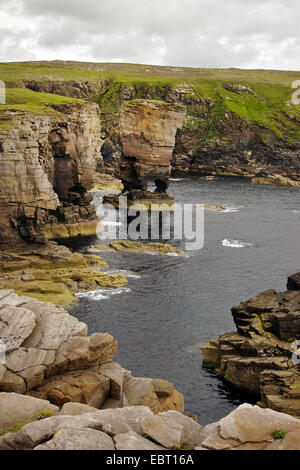 Côte Rocheuse et mer Yesnaby pile, Royaume-Uni, Ecosse, Orcades, Orkney Mainland Banque D'Images