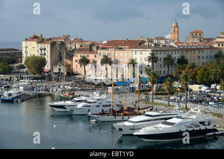 Le port à Ajaccio sur l'île de Corse Banque D'Images