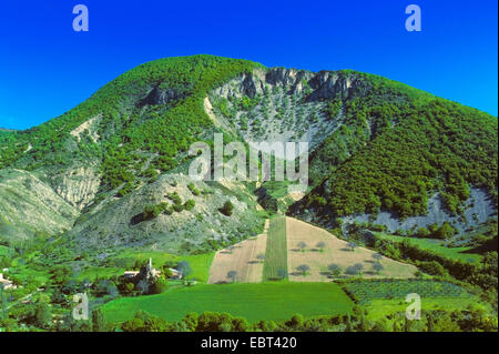 Au glissement de versant de montagne, France, Provence, Ventoux, Montbrun Banque D'Images