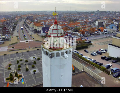 Vue aérienne pour le haut du phare de Nordwijk, vieille ville en arrière-plan, Noordwijk aan Zee, Pays-Bas Banque D'Images