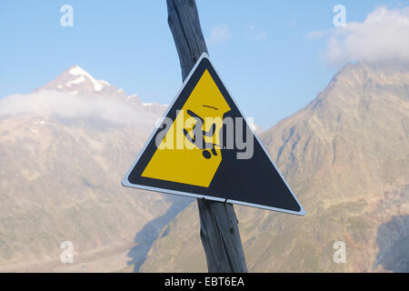 Warnig sign in Val Veny, Italie Banque D'Images