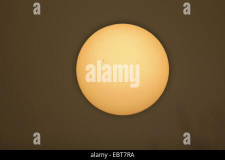 Soleil avec les taches solaires Banque D'Images