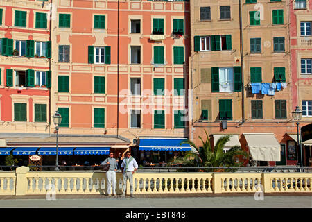 Camogli Resort Village des touristes et les maisons colorées typiques - Gênes - Ligurie - Italie Banque D'Images