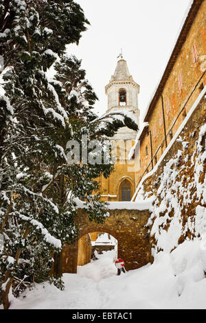 Cathédrale et ville historique wall en hiver, Italie, Toscane, Pienza Banque D'Images