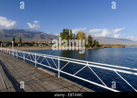 Plage de l'Hôtel Royal Beach près de Chopan à Ata lac Issyk Kul, Kirghizistan, l'Asie Banque D'Images