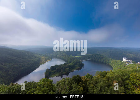 Lac de stockage et Bleilochtalsperre Château Burgk, Allemagne, Thuringe Banque D'Images