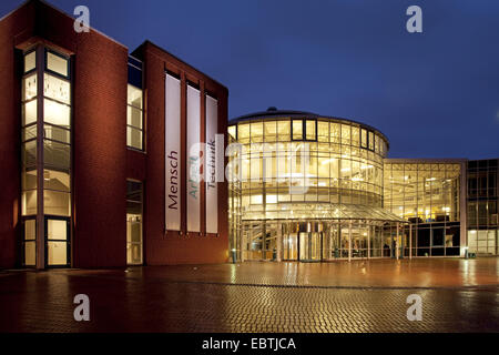 Construction d'Exposition mondiale de DASA dans Twilight, l'Allemagne, en Rhénanie du Nord-Westphalie, Ruhr, Dortmund Banque D'Images