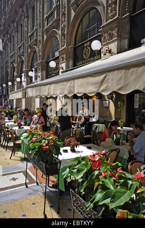 Restaurant à la Galleria Vittorio Emanuele II, Milan, Italie Banque D'Images