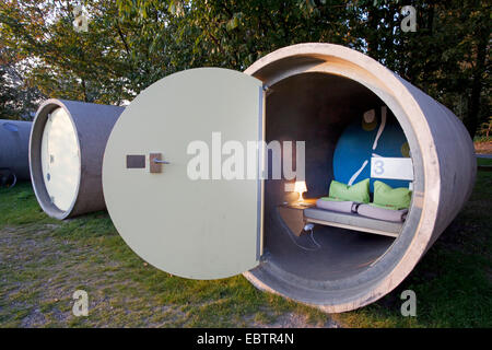 Park Hotel, les tuyaux de béton pour passer la nuit, l'Allemagne, en Rhénanie du Nord-Westphalie, Ruhr, Bottrop Banque D'Images