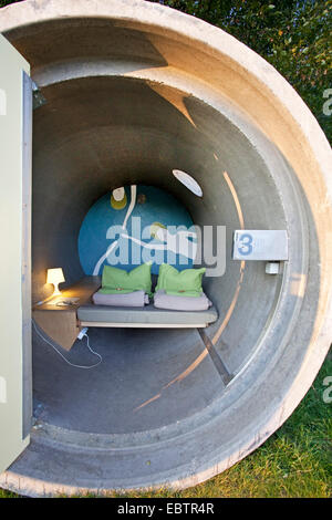 Park Hotel, les tuyaux de béton pour passer la nuit, l'Allemagne, en Rhénanie du Nord-Westphalie, Ruhr, Bottrop Banque D'Images