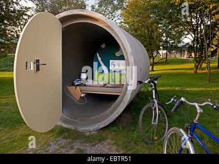 Park Hotel, les tuyaux de béton pour passer la nuit, l'Allemagne, en Rhénanie du Nord-Westphalie, Ruhr, Bottrop Banque D'Images