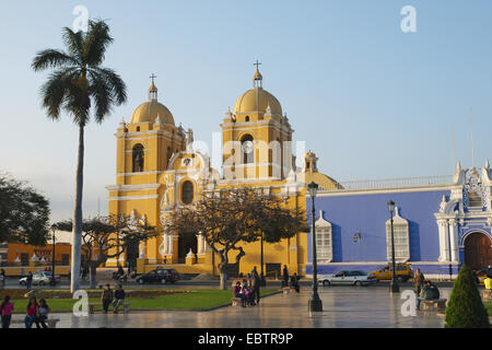 Cathédrale, le Pérou, La Libertad, Trujillo Banque D'Images