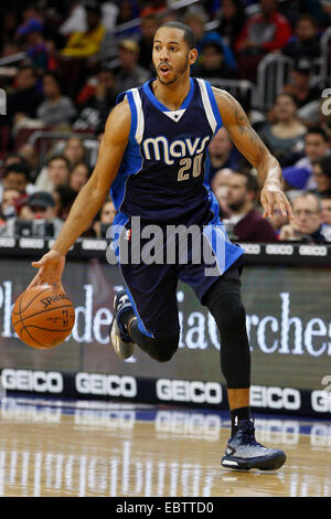 29 novembre 2014 : Dallas Mavericks guard Devin Harris (20) en action au cours de la NBA match entre les Dallas Mavericks et les Philadelphia 76ers au Wells Fargo Center de Philadelphie, Pennsylvanie. Les Mavericks de Dallas a gagné 110-103. Banque D'Images