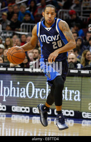 29 novembre 2014 : Dallas Mavericks guard Devin Harris (20) en action au cours de la NBA match entre les Dallas Mavericks et les Philadelphia 76ers au Wells Fargo Center de Philadelphie, Pennsylvanie. Les Mavericks de Dallas a gagné 110-103. Banque D'Images