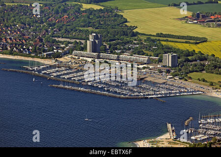 Schilksee avec le stade des Jeux Olympiques 1972 et voilier de plaisance, l'Allemagne, Kiel Banque D'Images