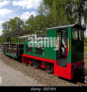 Sur la locomotive le territoire de l'ancienne mine de charbon à Theresia dans le musée Gruben- und Feldbahnmuseum, Allemagne, Rhénanie du Nord-Westphalie, Ruhr, Witten Banque D'Images