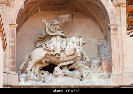 Statue de Saint James illustré comme 'Matamoros' sur un cheval avec une épée lié à tuer Moors, Espagne, Pays Basque, de La Rioja, Logroño±o Banque D'Images