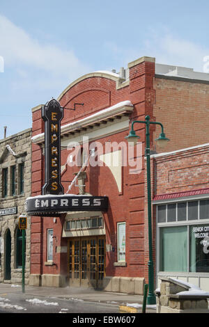 Fort MacLeod, Alberta, Canada. Bâtiment en brique rouge impératrice Banque D'Images