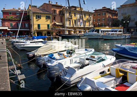 Port de Malcesine sur le lac de Garde, Italie, Malcesine Banque D'Images