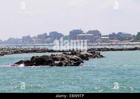 Rochers sur la mer Adriatique en Italie Banque D'Images