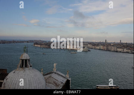 Vue sur San Giorgio Maggiore de Venise tour basilique à Venise Banque D'Images