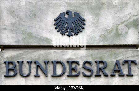 Le lettrage sur la porte principale "Bundesrat", Conseil fédéral, Berlin, Berlin, Allemagne Banque D'Images