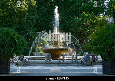 AlpenSole fontaine avec des eaux de guérison à la saline salt works, open air salin, spa, Bad Reichenhall, Haute-Bavière, Bavière Banque D'Images