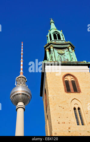 Fernsehturm Berlin et Eglise St Mary, l'Allemagne, Berlin Banque D'Images