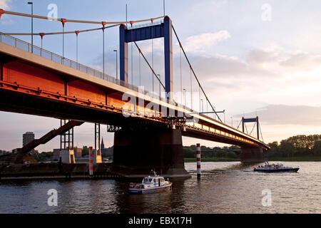 La Friedrich Ebert pont sur le Rhin, en Allemagne, en Rhénanie du Nord-Westphalie, région de la Ruhr, Duisburg Banque D'Images