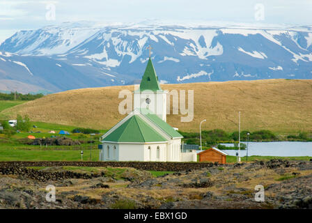 Église de Reykjahlid, lave Eldhraun avec champ de lave en premier plan, l'Islande, Reykjahlid Banque D'Images