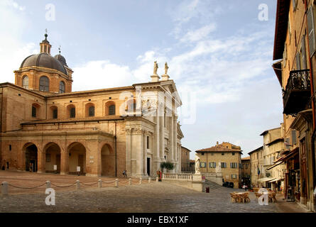 Piazza Rinascimento, Italie, Marches, Urbino Banque D'Images