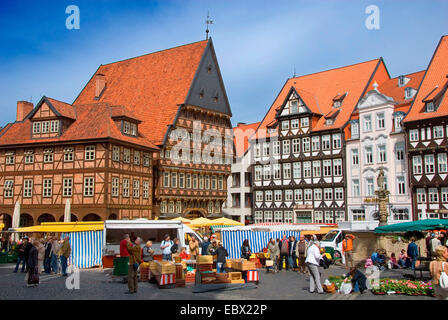 Marché sur la place du marché historique, l'Allemagne, Hildesheim, Basse-Saxe Banque D'Images