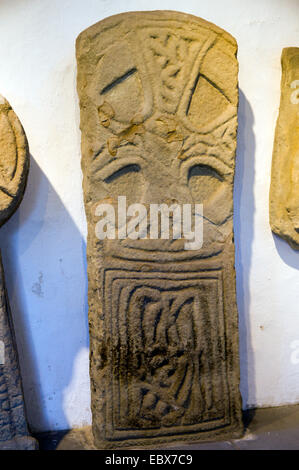 Dalle à tête disque cross, pierres Margam Museum, Neath Port Talbot, Pays de Galles, Royaume-Uni. Banque D'Images