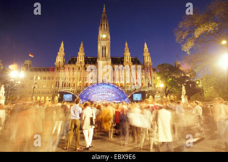 Hôtel de ville au crépuscule, Festival de Vienne, Autriche, Vienne Banque D'Images