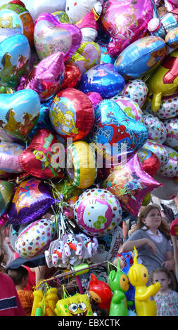 Ballons Jouets sur Cranger Kirmes, Allemagne, Rhénanie du Nord-Westphalie, Ruhr, Herne Banque D'Images