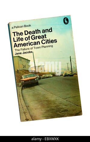 Dvd copie de The Death and Life of Great American Cities par Jane Jacobs, publié initialement en 1961. Publié par Penguin Banque D'Images