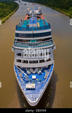 Bateau de croisière MV Princess Royal va sur le Canal de Kiel, Allemagne, Schleswig-Holstein Banque D'Images