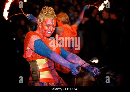 Artistes de Beltane Fire Society effectuer à l'Sunhuinn sur événement Halloween à Édimbourg, Écosse Banque D'Images