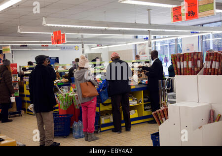 Lidl supermarché dans Battersea - LONDON UK Banque D'Images