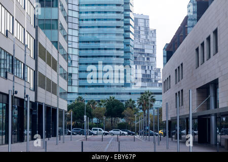 Barcelone. Les bâtiments modernes dans la zone forum Banque D'Images