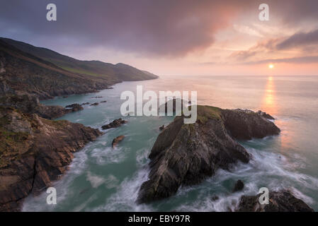 Soleil sur la côte nord du Devon, Angleterre. Printemps (avril) 2014. Banque D'Images