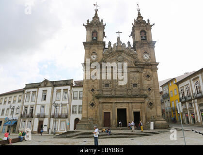 BRAGA, PORTUGAL - 9 août 2014 : l'église Sainte Croix ou Igreja de Santa Cruz, dans le centre de Braga, Portugal. Banque D'Images