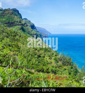 Randonneur sur le Kalalau Trail sur Kauai Banque D'Images