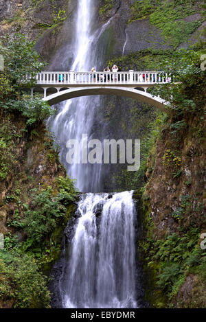 USA, Ohio, Multnomath Falls (situé à l'est de Lake City) Banque D'Images