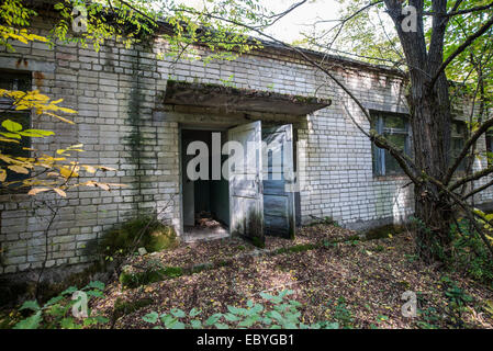 Blanchisserie de l'hôpital en construction ville abandonnée Pripyat, zone d'exclusion de Tchernobyl, l'Ukraine Banque D'Images