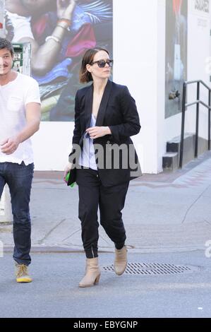 Sarah Paulson et Pedro Pascal dans Soho avec : Sarah Paulson,Pedro Pascal Où : Manhattan, New York, United States Quand : 02 Juin 2014 Banque D'Images