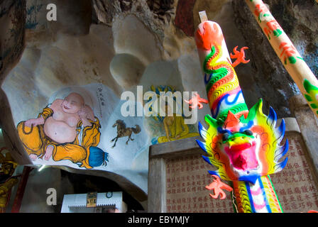 Peinture murale de Bouddha à l'intérieur de Perak Cave Temple Ipoh, Perak Banque D'Images